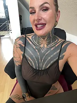 InkedBiitch online show from April 24, 1:58 pm