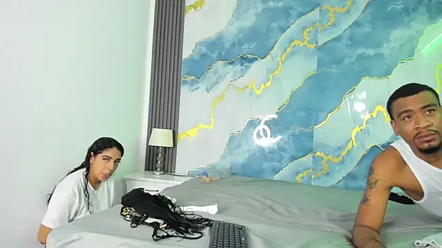 Snapshot of Kylieandjhonny chatting on September 11, 3:07 am Kylieandjhonny online show from September 11, 3:07 am