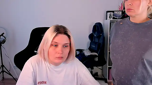 hotblonds online show from December 22, 11:24 am