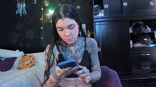 Lilmarieee online show from December 5, 2:51 pm