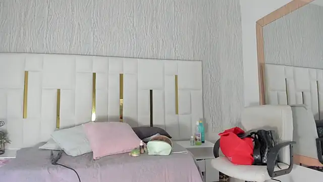 Meghan stonne  online show from January 10, 7:18 pm