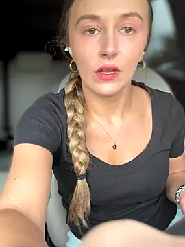 lunagirl13 online show from September 12, 6:15 pm