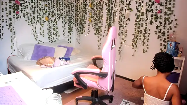 violeta milleer online show from October 3, 3:28 pm