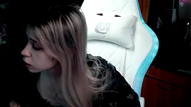 ho1yho1e online show from November 29, 6:45 pm