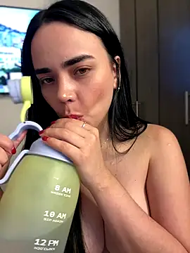 Snapshot of GeorginaJones chatting on October 4, 12:05 am GeorginaJones online show from October 4, 12:05 am