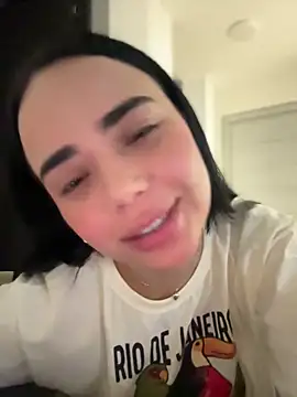 Snapshot of GeorginaJones chatting on October 18, 4:48 am GeorginaJones online show from October 18, 4:48 am