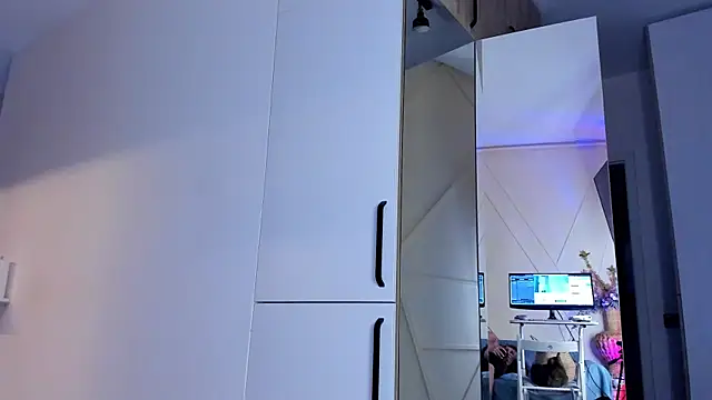 Snapshot of _alleyesonme_ chatting on September 24, 3:22 pm  alleyesonme  online show from September 24, 3:22 pm