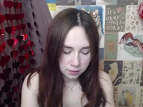 VeryVeryVeryShy  online show from February 11, 6:59 am