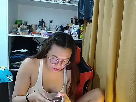 crizzybel online show from February 18, 6:45 am