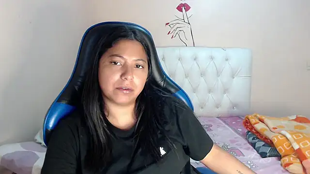 Leylafourniert online show from December 21, 5:39 pm