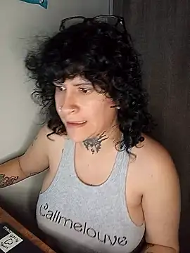 callmelouve online show from November 11, 2:47 pm