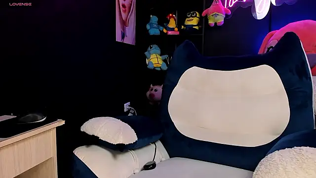 stelleknox  online show from March 14, 10:33 pm