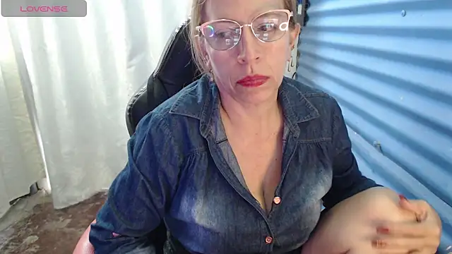 Chayla Ruiz online show from March 26, 12:51 pm