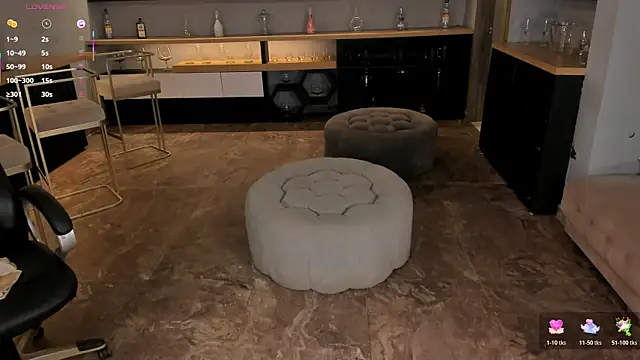 MaryLewis  online show from October 19, 1:02 pm