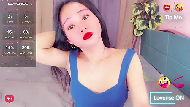 kylamooree online show from April 4, 10:14 am