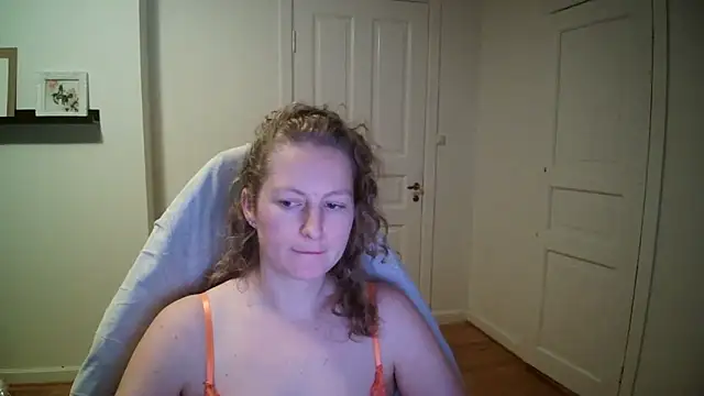 Girlnina-1995 online show from November 26, 4:19 pm