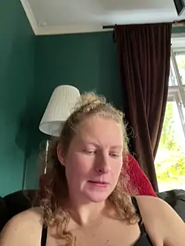 Girlnina-1995 online show from October 23, 1:28 pm