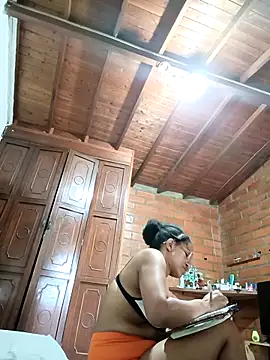 Bigassmommy x online show from November 3, 5:06 pm