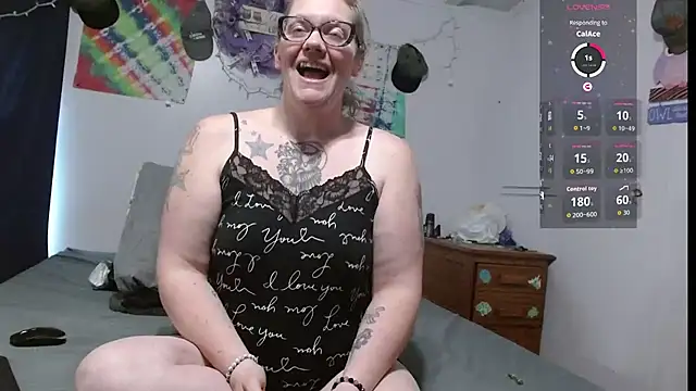 Slutty Owl420 online show from February 17, 11:59 pm