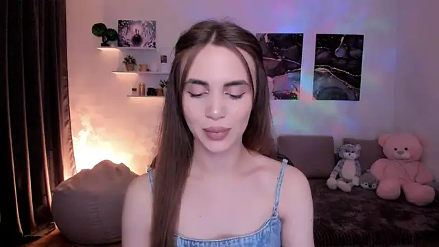 aPieceOfJoy online show from September 21, 11:47 pm