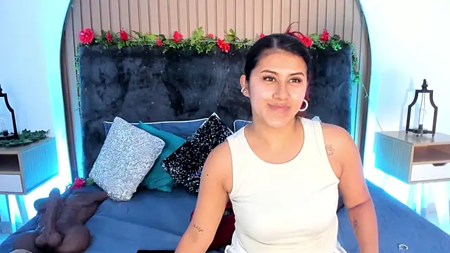 Karlagonzales  online show from January 14, 6:35 pm