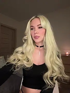 xDinnax online show from October 12, 6:10 pm