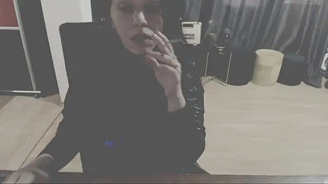 Snapshot of GoldenSasha chatting on October 4, 4:00 pm GoldenSasha online show from October 4, 4:00 pm