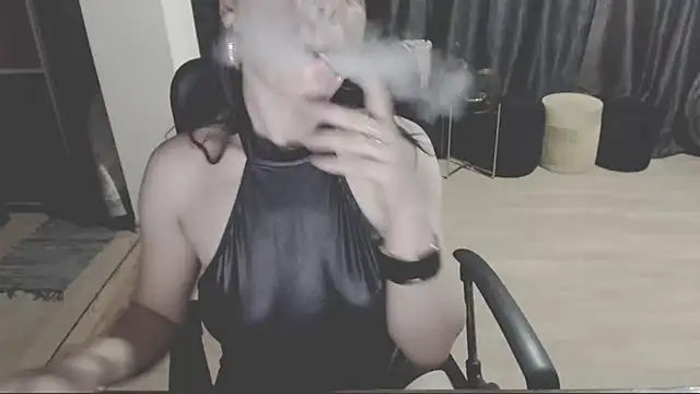 Snapshot of GoldenSasha chatting on September 20, 2:37 pm GoldenSasha online show from September 20, 2:37 pm