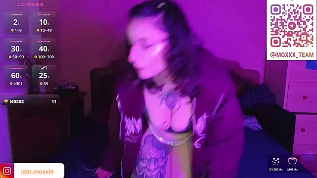 Moxxxie online show from March 2, 6:25 pm