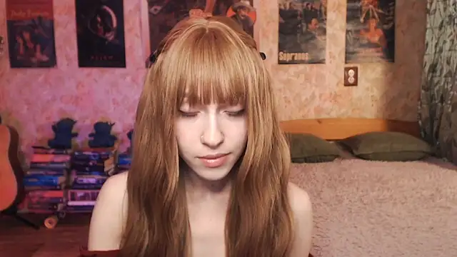 Snapshot of Friendly_Ellie chatting on October 20, 11:19 pm Friendly Ellie online show from October 20, 11:19 pm