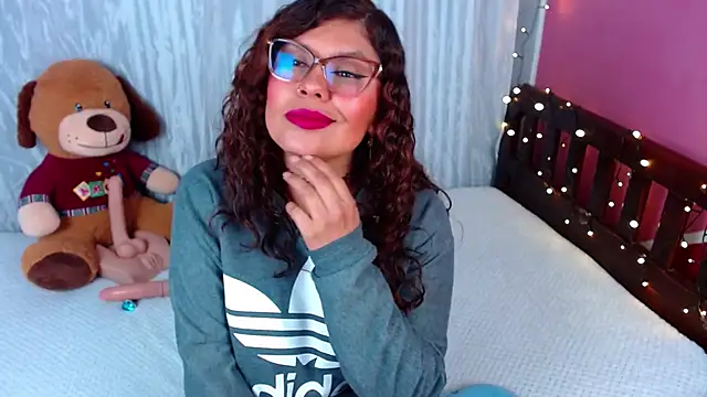 Queenamazon1 online show from September 24, 6:01 am