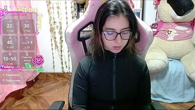 Maggie Fox3 online show from October 25, 2:19 am