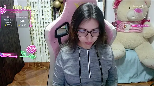 Maggie Fox3 online show from October 7, 1:43 am