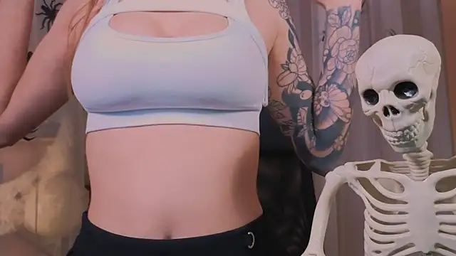  AnnaStark  online show from October 31, 8:35 pm