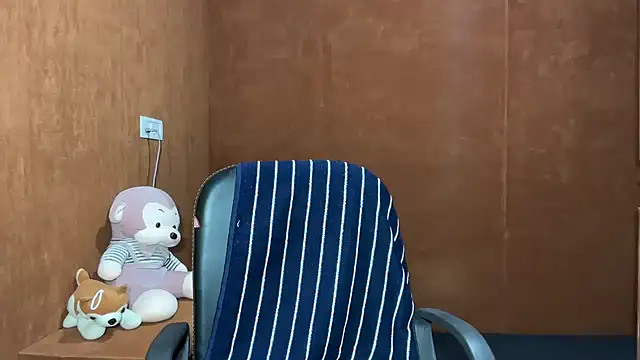 Smiley Girl01 online show from December 15, 3:34 am