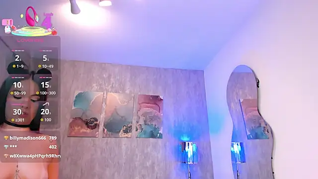 MelanieHudson  online show from October 31, 11:53 pm