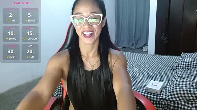 Emiliklauss22 online show from March 10, 6:06 am