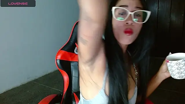 Emiliklauss22 online show from January 17, 5:48 am