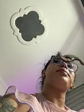 Samantha Bernardo online show from May 31, 8:31 am
