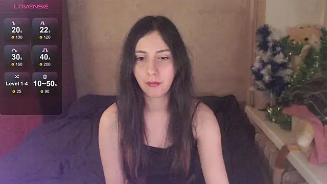 lynettelaunay online show from December 21, 12:26 am