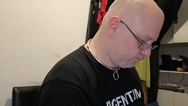 sklave-von-herrin-andrea online show from May 20, 5:54 pm