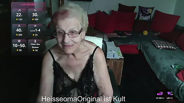 HeisseomaOriginal online show from September 12, 8:12 am