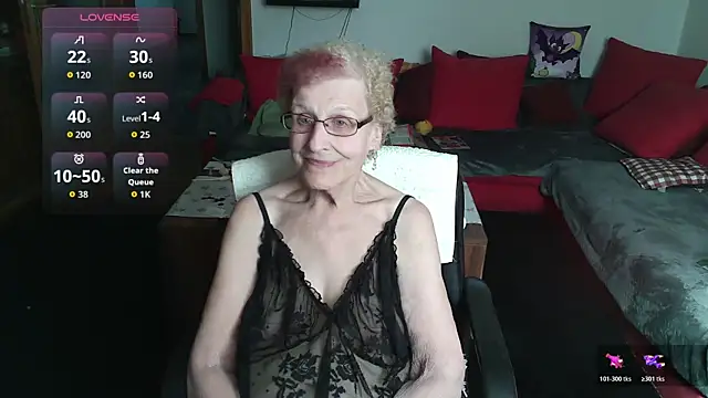 HeisseomaOriginal online show from May 21, 7:28 am