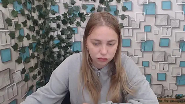 Snapshot of klerkarina chatting on October 6, 5:02 am klerkarina online show from October 6, 5:02 am