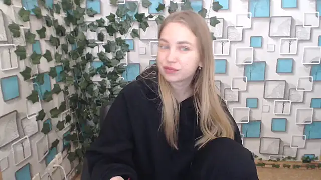 Snapshot of klerkarina chatting on October 3, 5:23 am klerkarina online show from October 3, 5:23 am