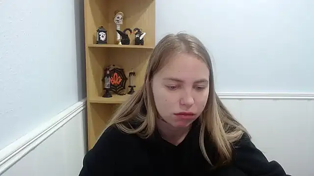Snapshot of klerkarina chatting on October 17, 5:32 am klerkarina online show from October 17, 5:32 am