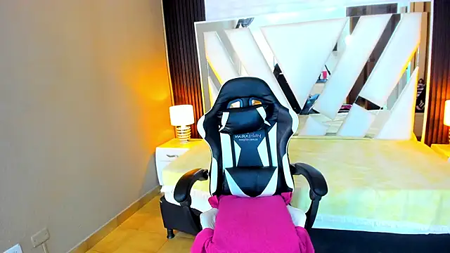 Linda4Petite online show from November 22, 6:21 pm