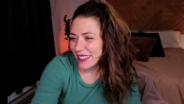 Ellie-L-Elizabeth online show from April 15, 10:21 pm