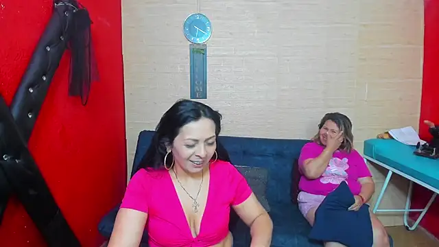 lesbiancuple online show from September 17, 11:36 pm