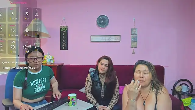 lesbiancuple online show from September 27, 12:56 pm
